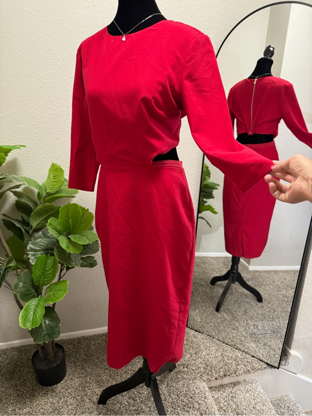 Elegant Red Midi Dress with Side Cutout
